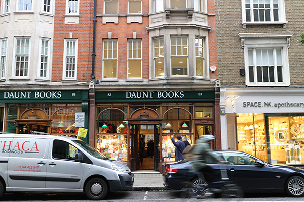 ロンドンの有名書店DAUNT BOOKS